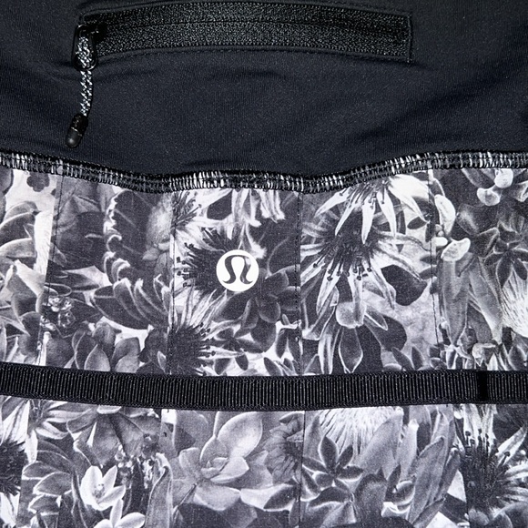 Lululemon Run: Pace Setter Skirt 4wayStretch Flowabunga Black Angel Wing Size 2 - Picture 10 of 13